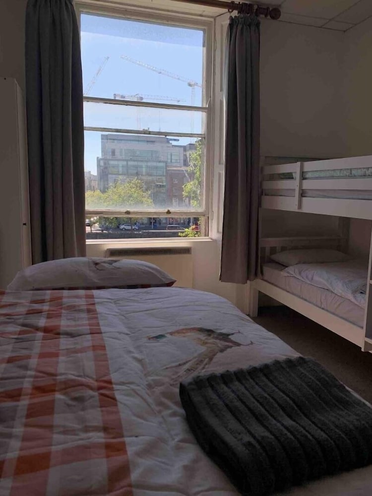Eden Quay Guesthouse Private Rooms