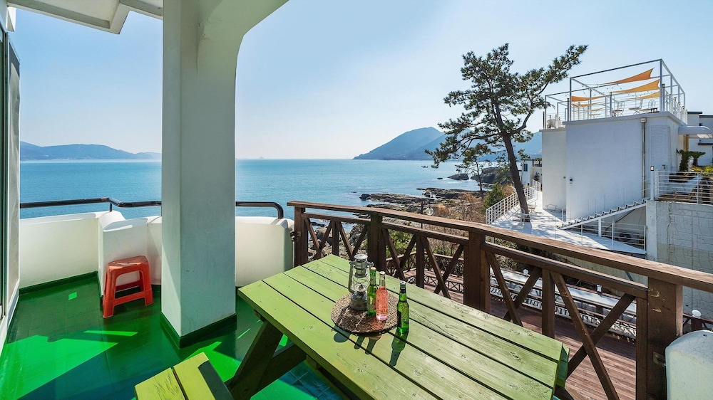 Namhae Opera House Pension