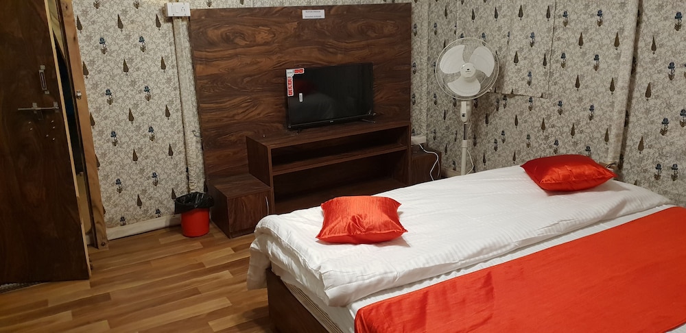 Satpura Adventure Resort & Camping view 4