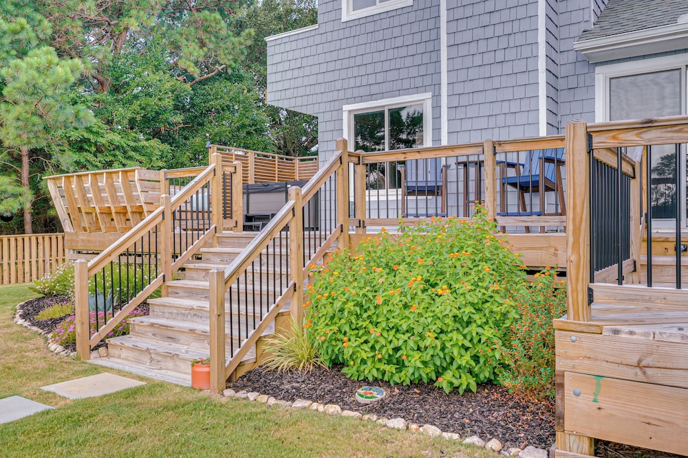 Private Beach Access & Hot Tub: Kitty Hawk Haven