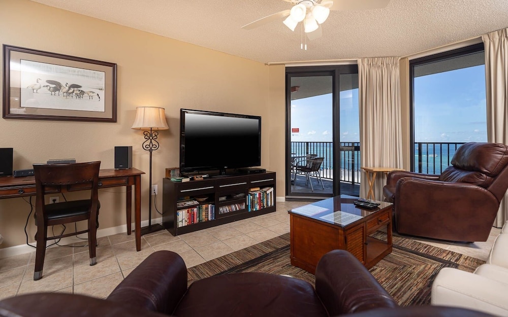 Phoenix Vi 6904 2 Bedroom Condo