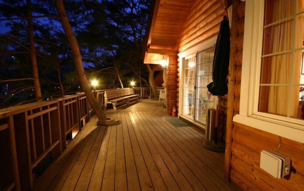 Cabin Town Pension