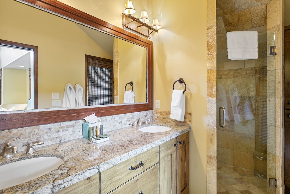Upper Telemark Drive Home at Deer Valley Resort - 7 Bedroom Home with Hot Tub #2960 7 Home