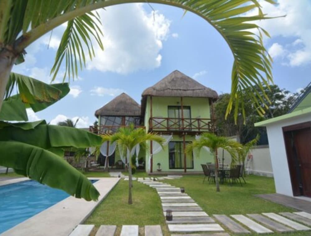 Hotel Cabañas Luxury Bacalar - Image 1