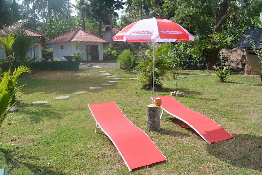 Lagoon Resort Goviyapana