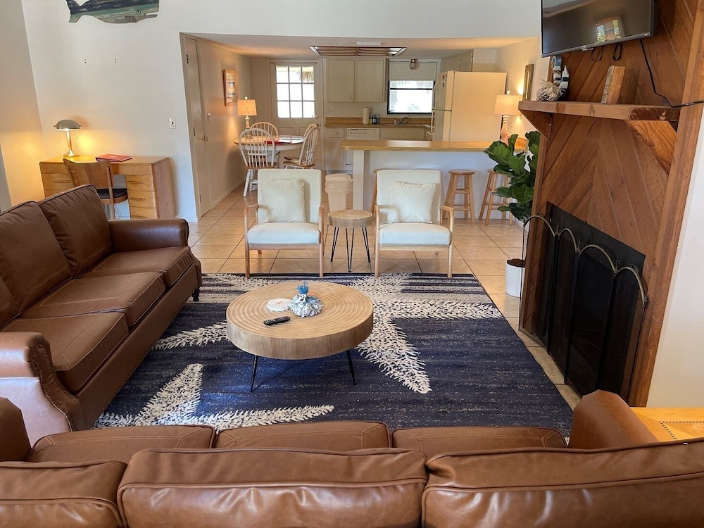 Vacationer's Duplex 2 Bedroom Apts by RedAwning