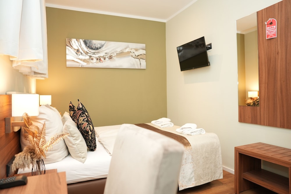 Frankfurt Vacations - Hotel Attache - Property Image 108