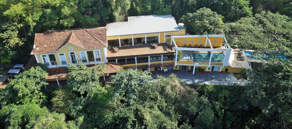 Altos de Santa Teresa Guest House