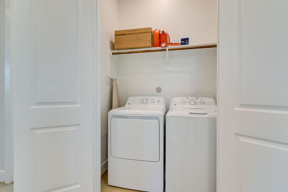 'seas The Day:' Home w/ Pool Access in Galveston