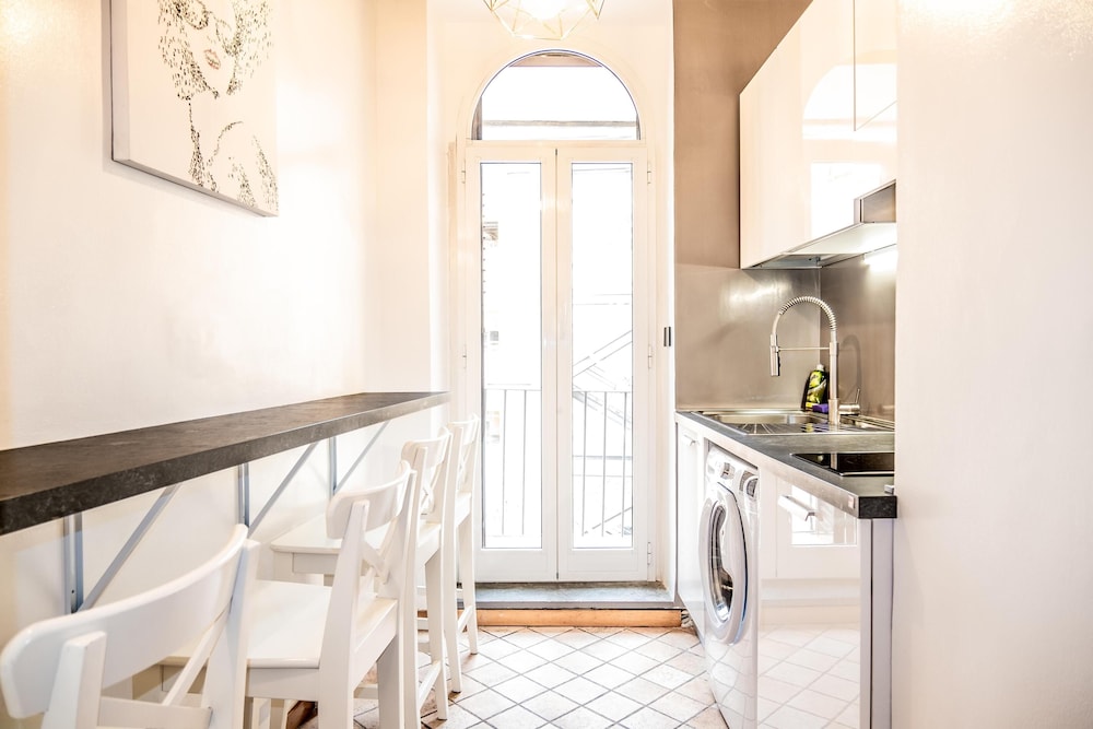 Trevi Queen Apartments