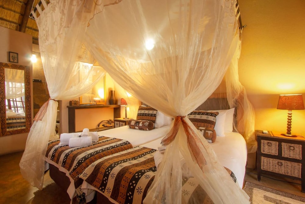 Villa - Sleeps 10 - Pool - Patio - Housekeeping