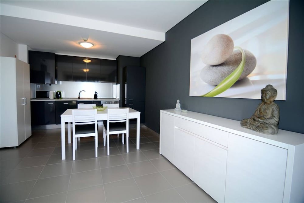09 in Portim o With 1 Bedrooms and 1 Bathrooms