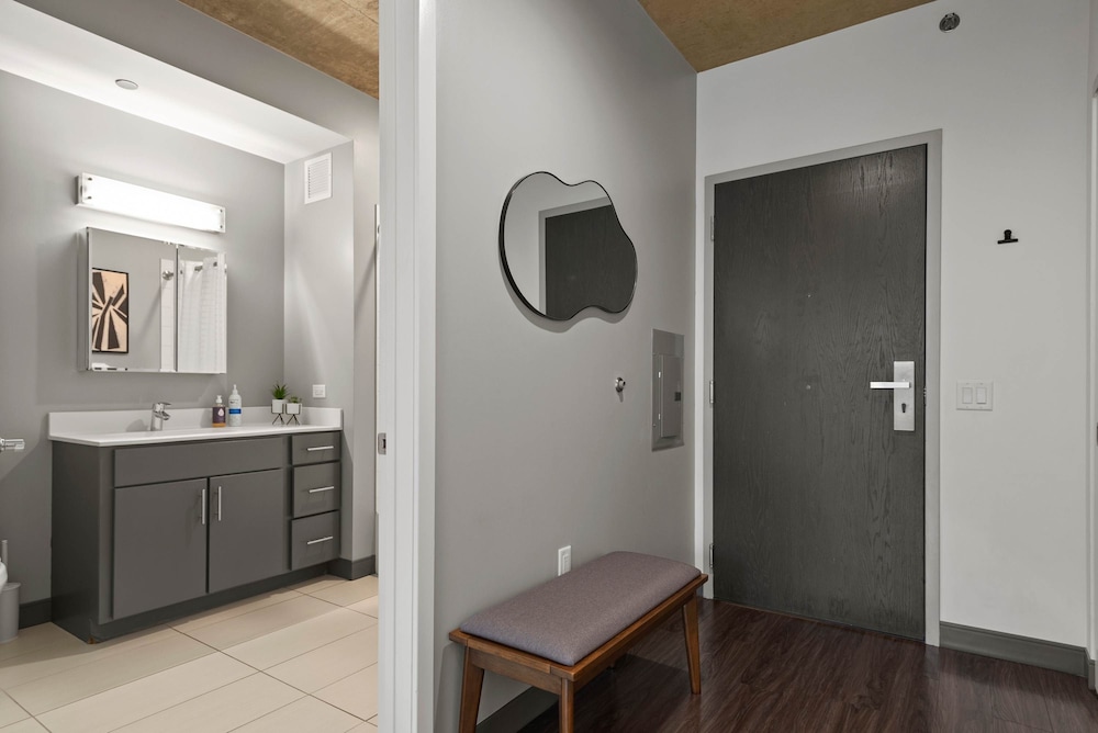 Riverwalk Apt Best Location Modern Luxury