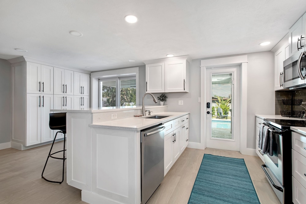 Sarasota Resort-like Living Near Siesta Key For 10