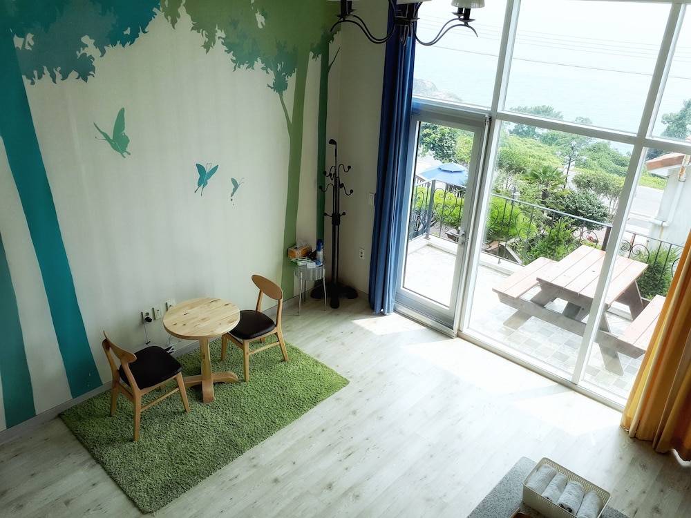 Namhae Bluemare Pension