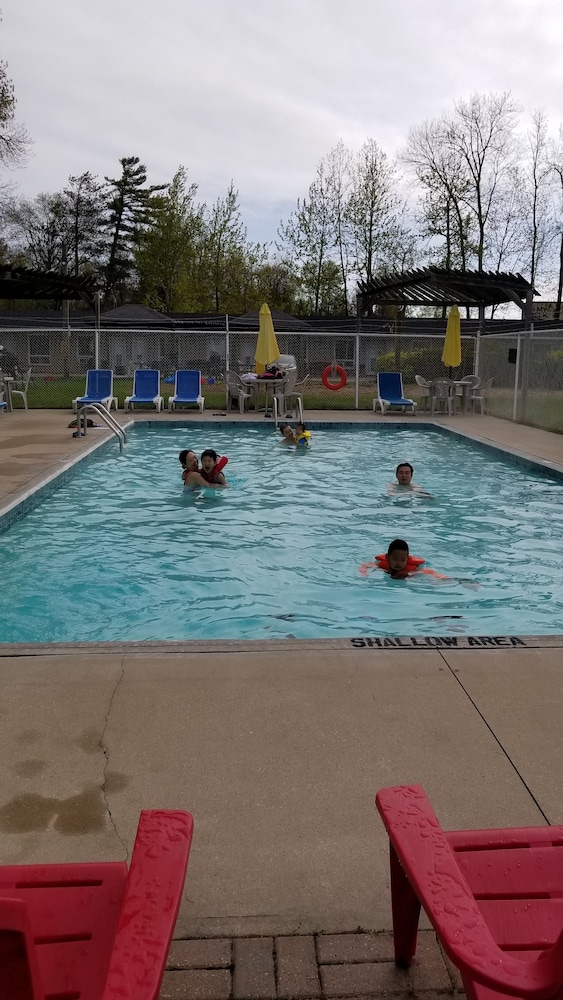 Wasaga Beach Inn And Cottages
