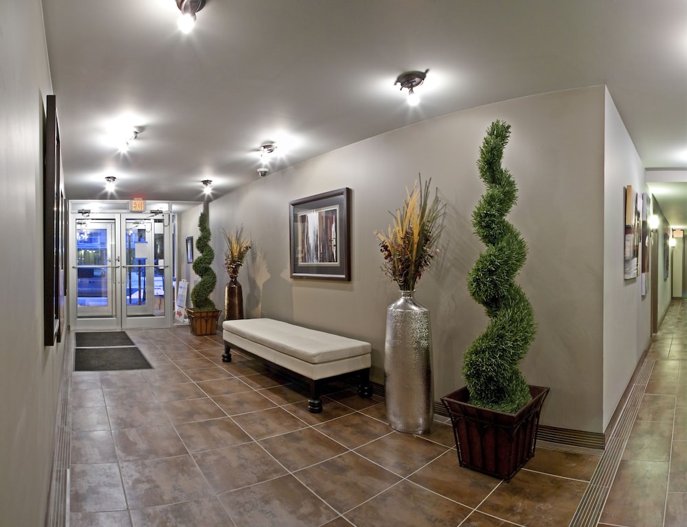 Corporate Suites of Calgary - Eightwelve - Image 4