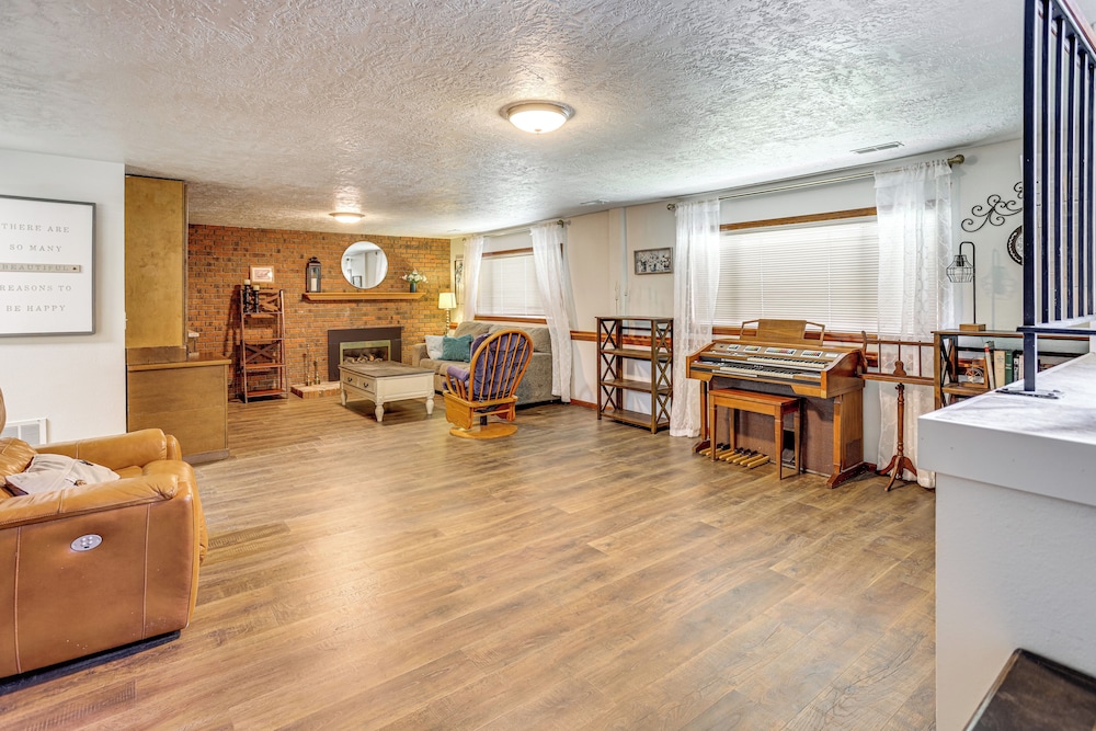 Spacious Rock Springs Stay Near Shops & Dining!