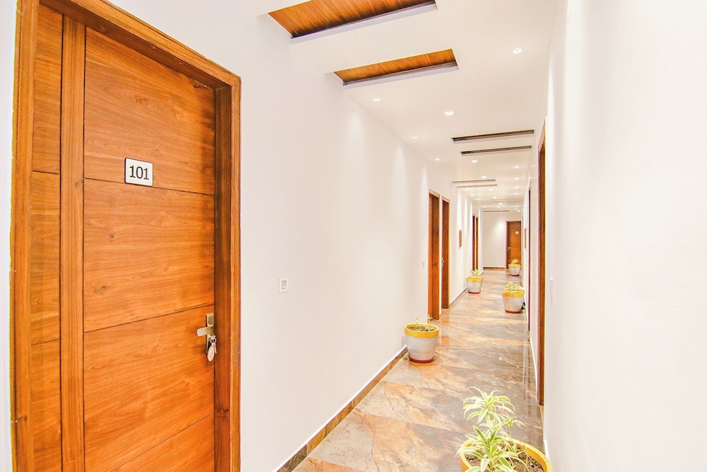 Fabhotel Prime Royal Maple