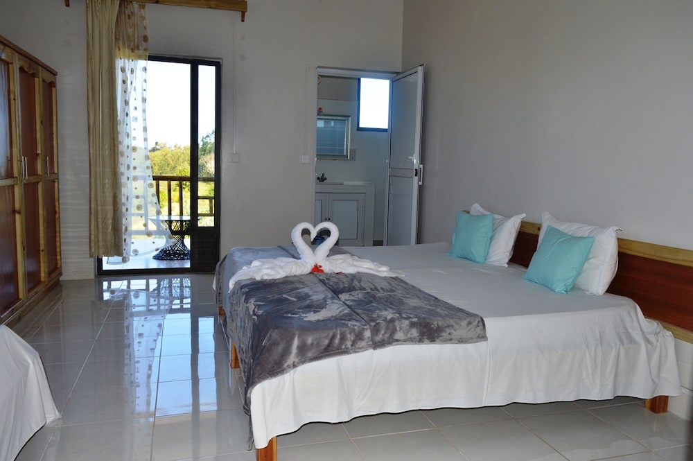 Domaine Les Rosiers Guest House