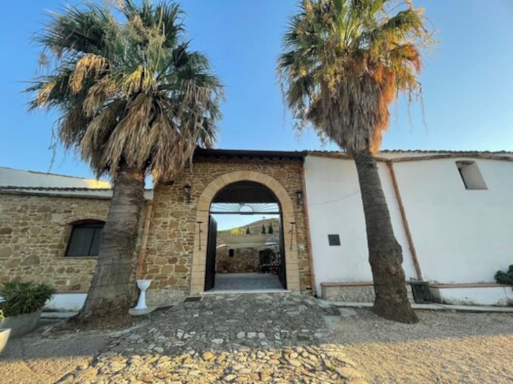 Ponte Calatrasi Agriturismo view 5