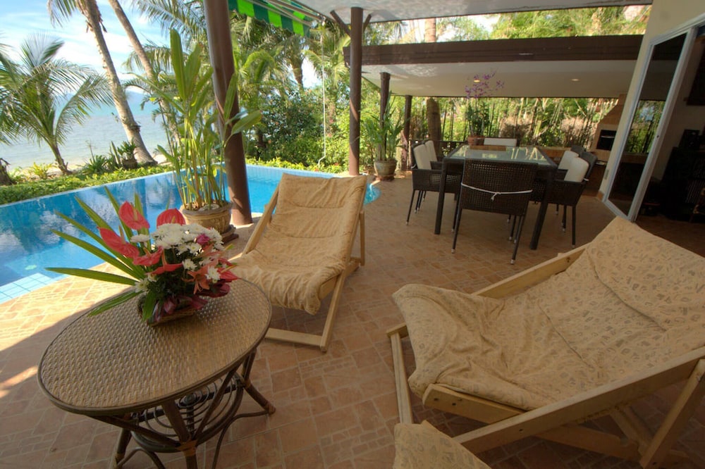 Beachfront Oasis With Private Pool and Jacuzzi on Samui's Bang Por Beach