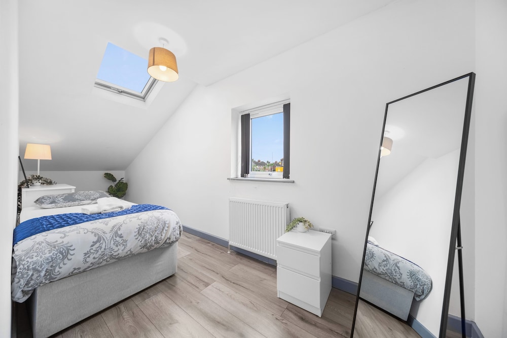 2 Bedroom Luxury Apartment Near Leeds City Centre