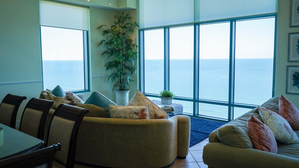Penthouse Jr Unrivaled Luxury Insane Views 3 Bedroom Apts