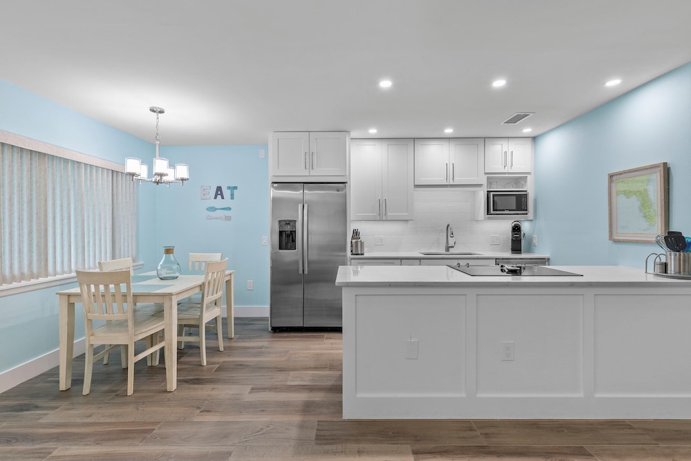 Coronado Arms Condominiums B-18