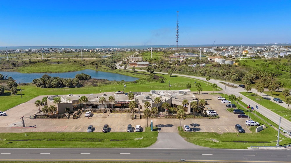 Pirates Beach Retreat by Ryson Vacation Rentals