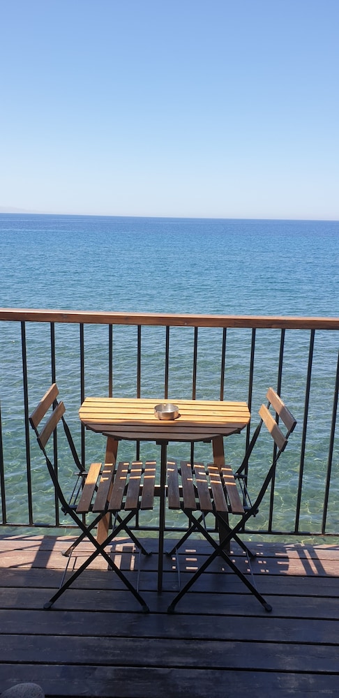 Olive Press Hotel & Apartments