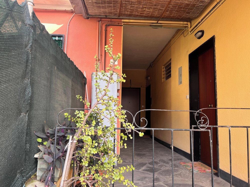 Inviting 1-bedroom flat with Balcony