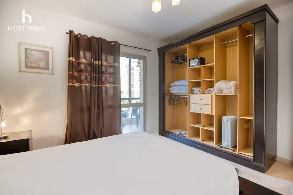 Comfy Apartment in Rehab City