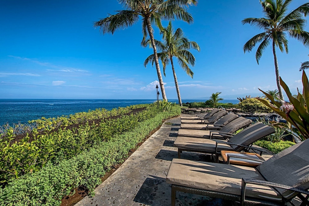 Serene Location - Excellent Resort Amenities - Oceanfront-vrkcv
