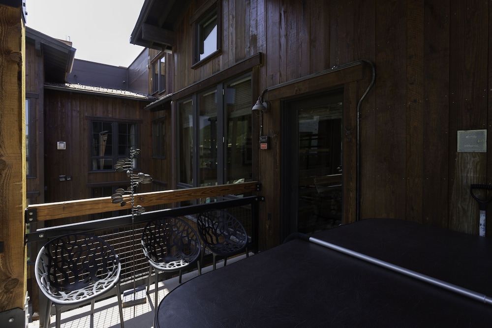 3 Bedroom Condo with Spa - Silver Baron Lodge 3 Condo