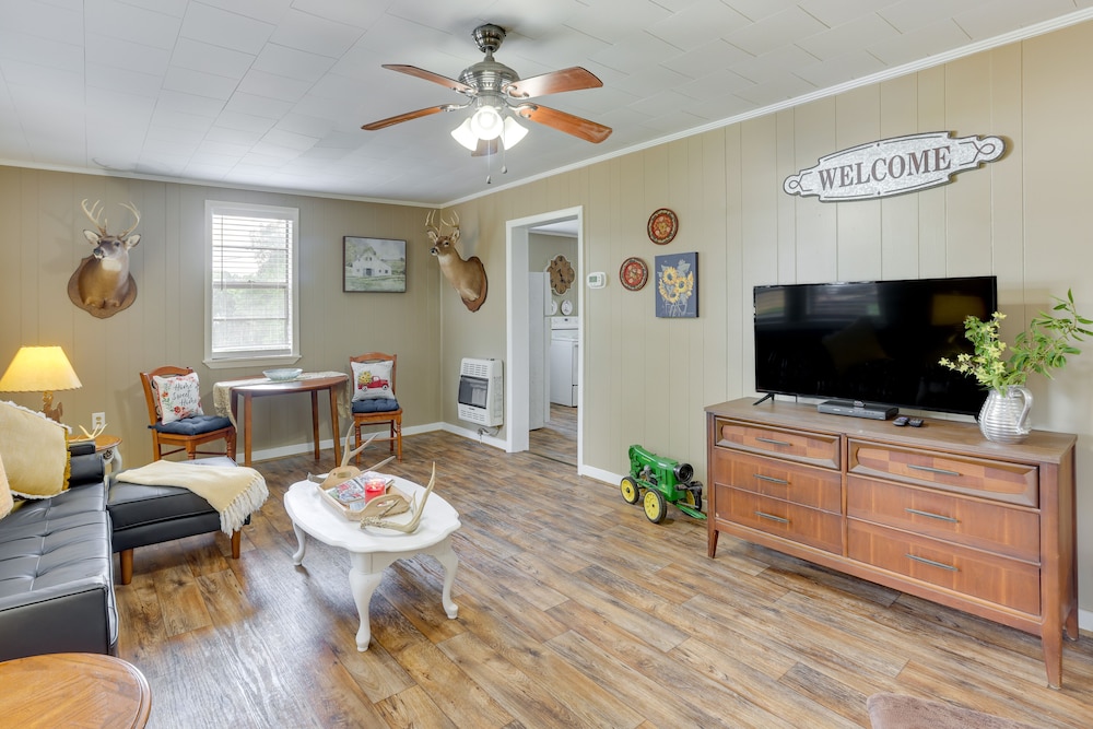 Oxford Vacations - 2 Mi to Lake: Lineville Farmhouse w/ Fire Pit - Property Image 1