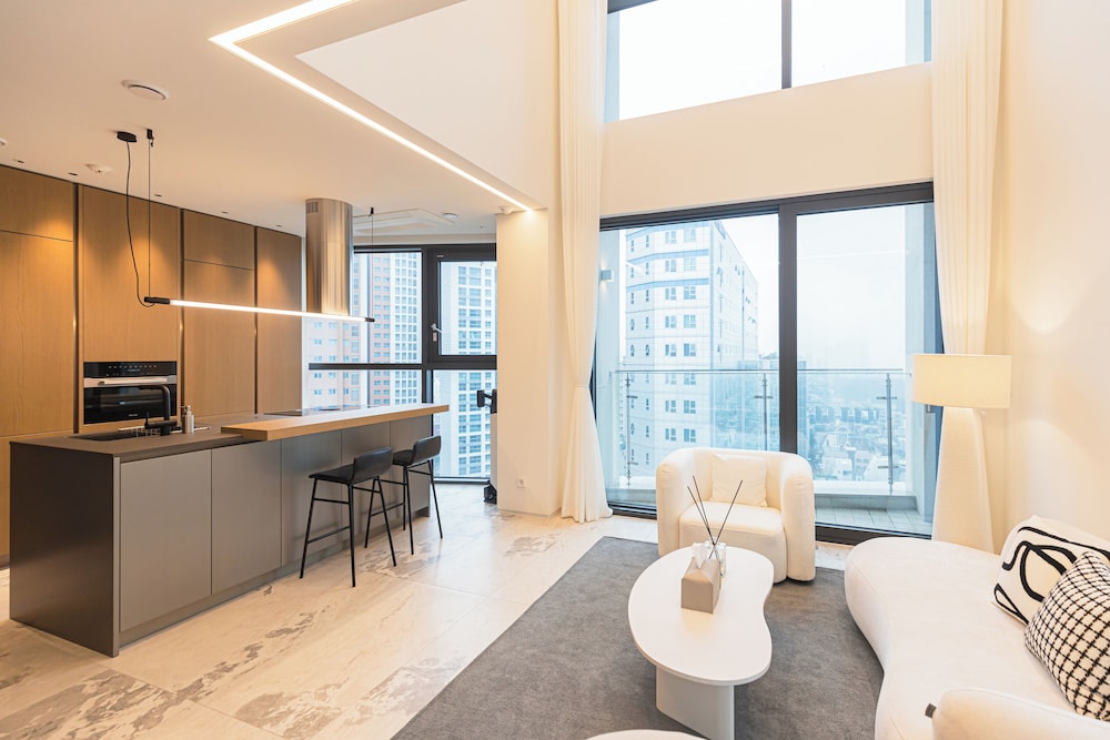 Caelum Black Gangnam Luxury Apt