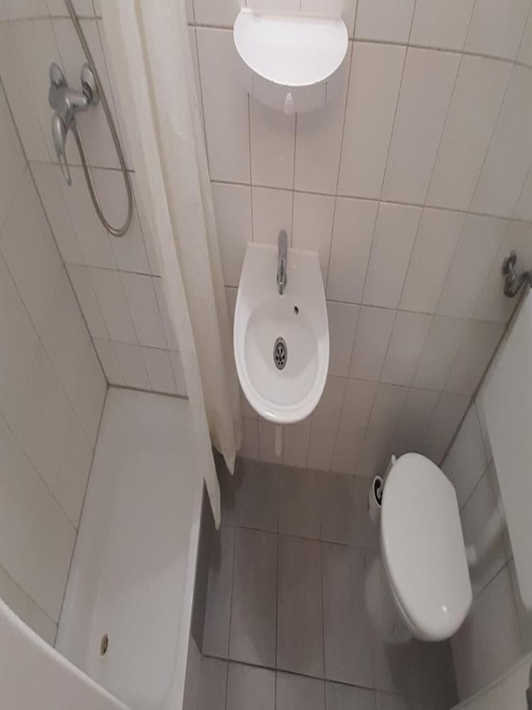 2-Rent Group Hostel Apartments SEN14
