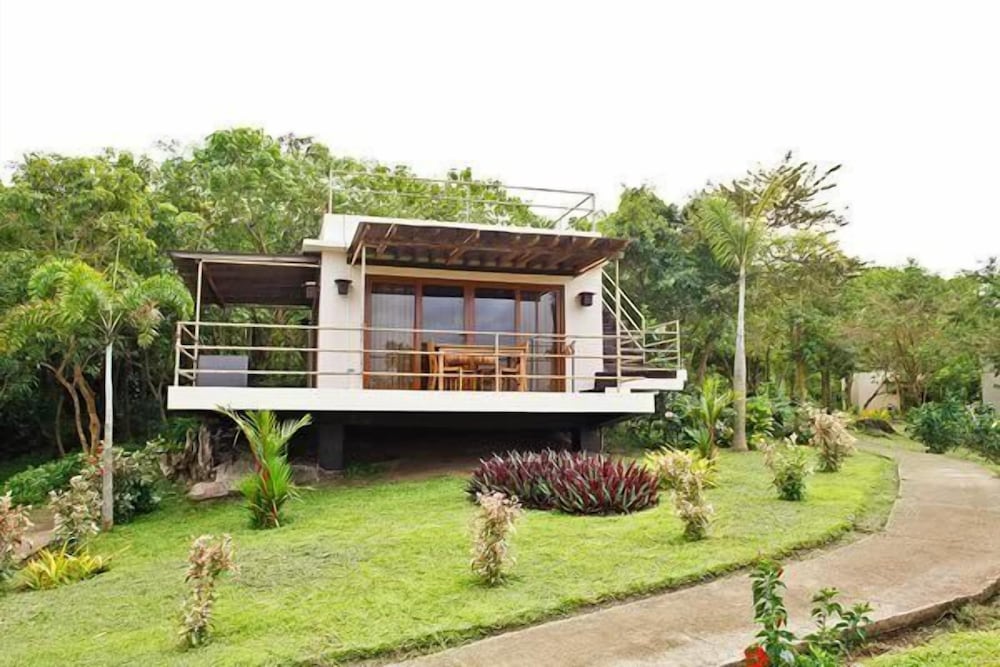 Tugawe Cove Resort