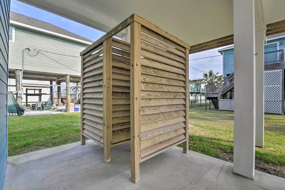 < 1 Mi to Sea Isle Beach: Home w/ Pool Access