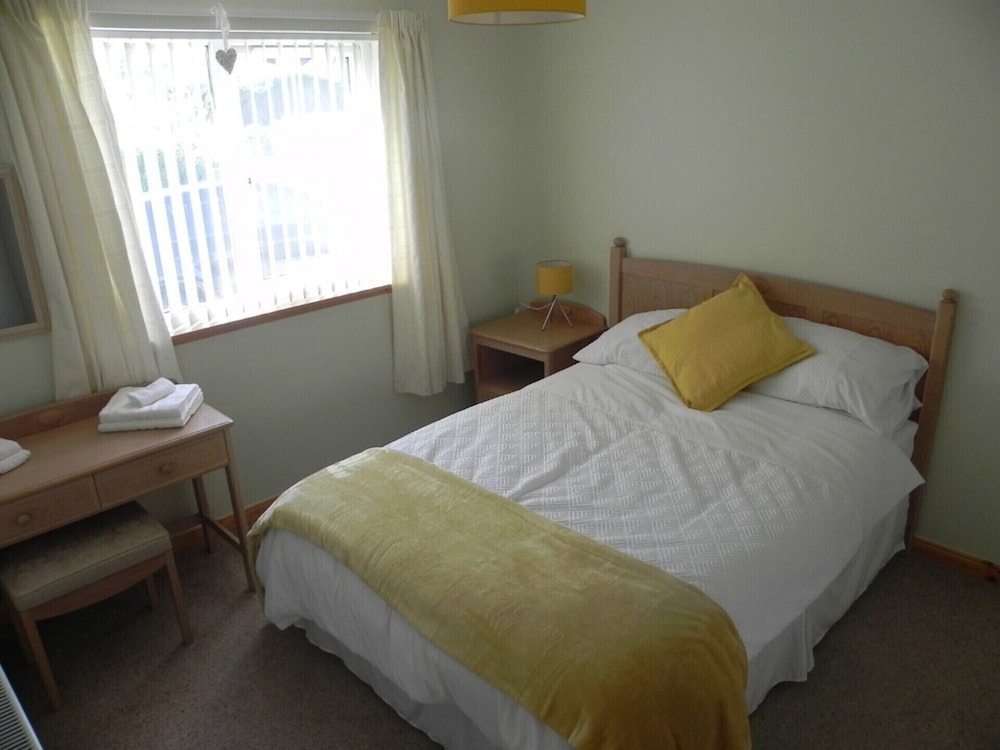 Inviting 2-bed House in Isle of Lewis view 3