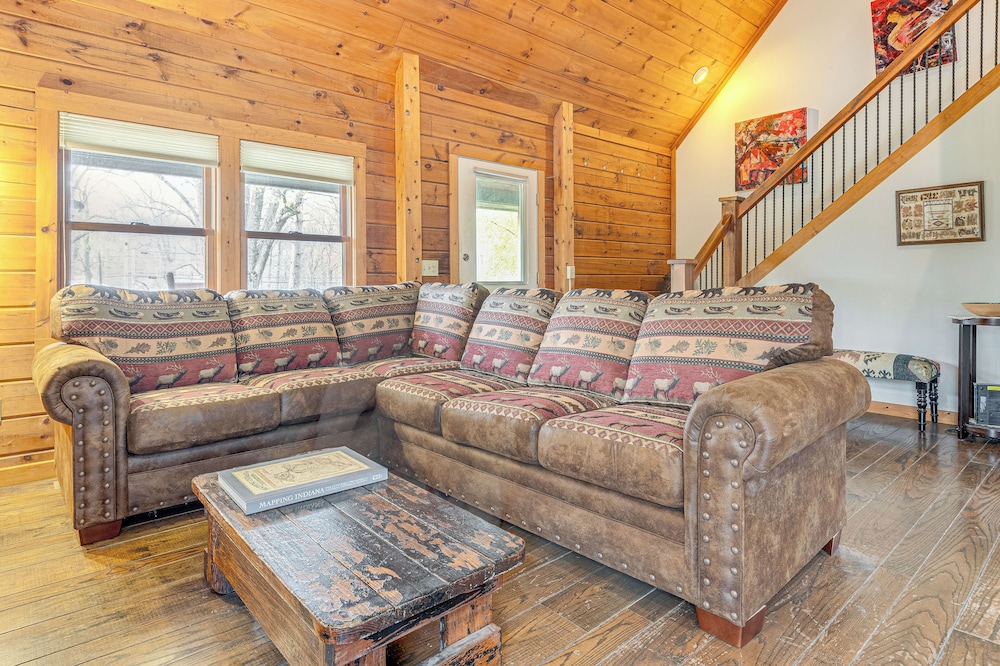 8 Mi to IU: Cabin w/ Reading Nook, Fire Pit & Yard