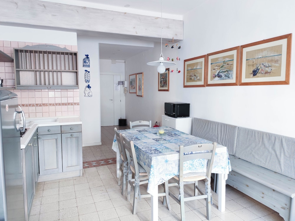 Stylish Apartment Near the Beach
