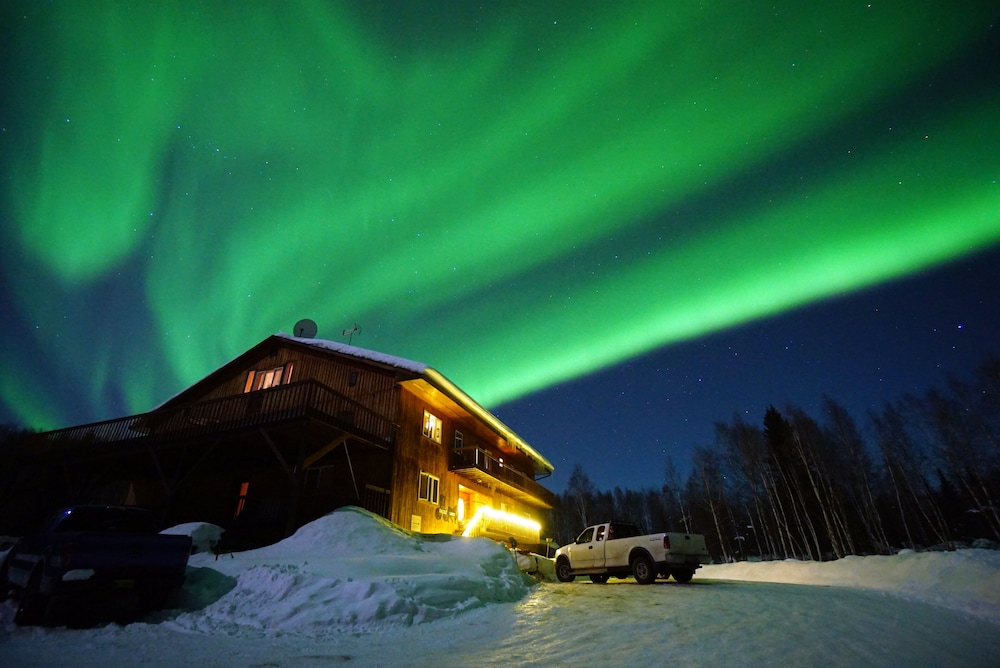 Hotel Alaska Grizzly Lodge - Image 1