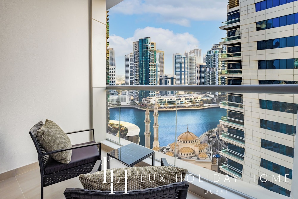 LUX The Sky Dubai Eye View Suite