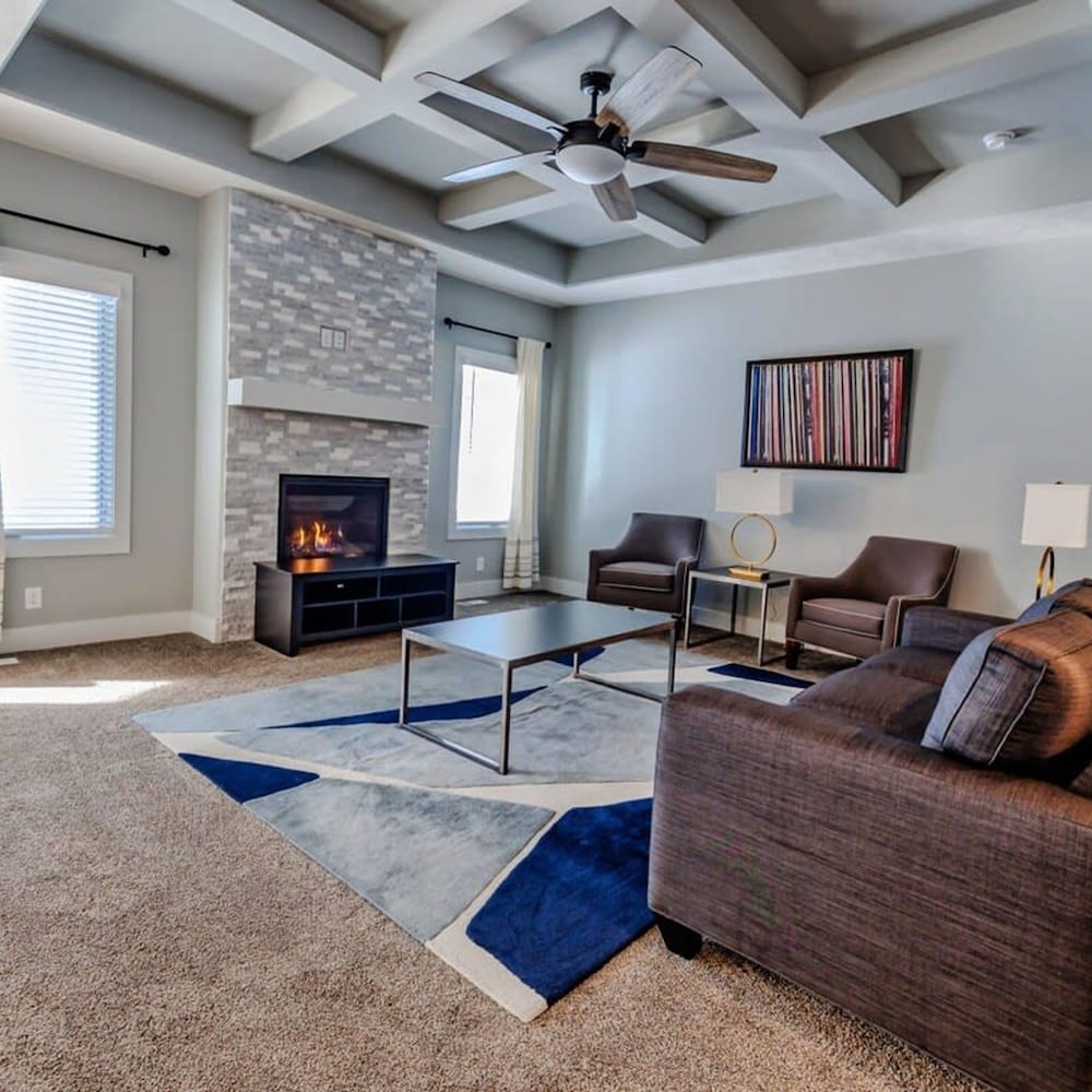 Luxury Retreat Modern 5BR Ranch in Bennington