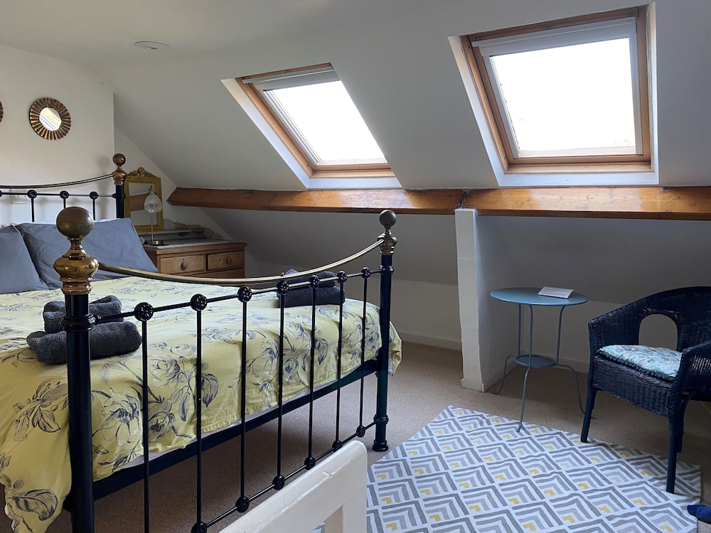 Demeter Holiday Cottage view 2