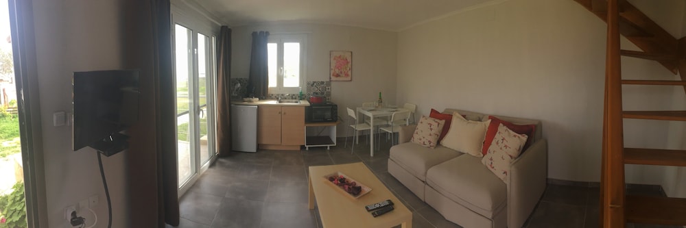 Daphne's Boutique Apartments