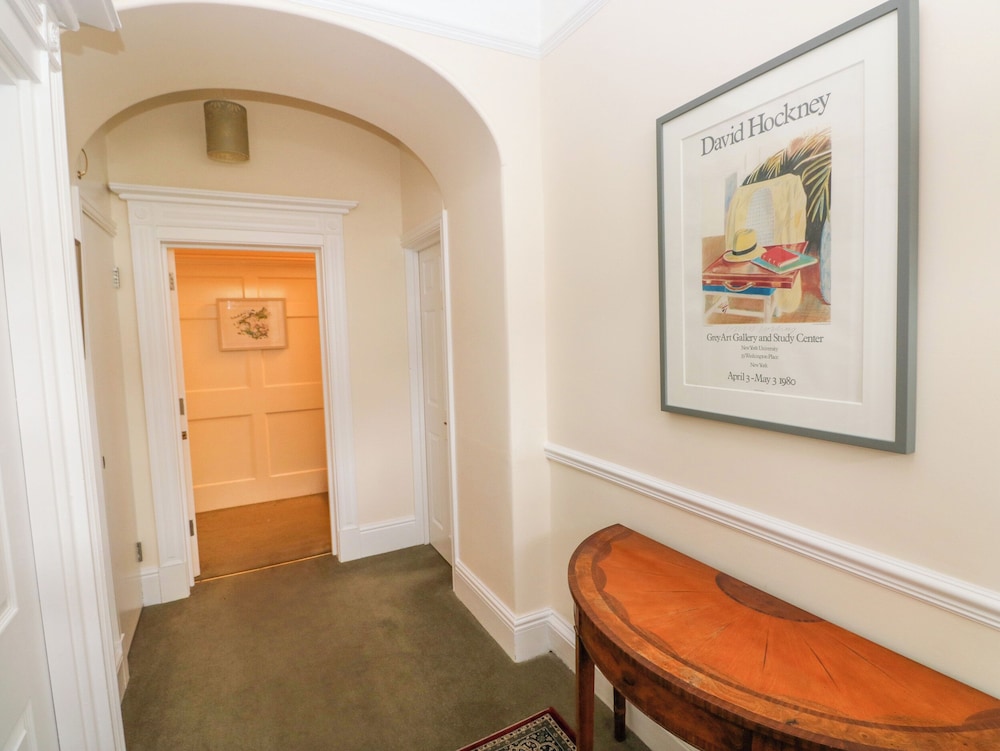 Bay View Apartment