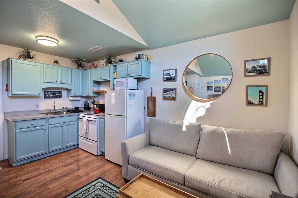 4 Carolina Lady Studio Bedroom Condo by RedAwning